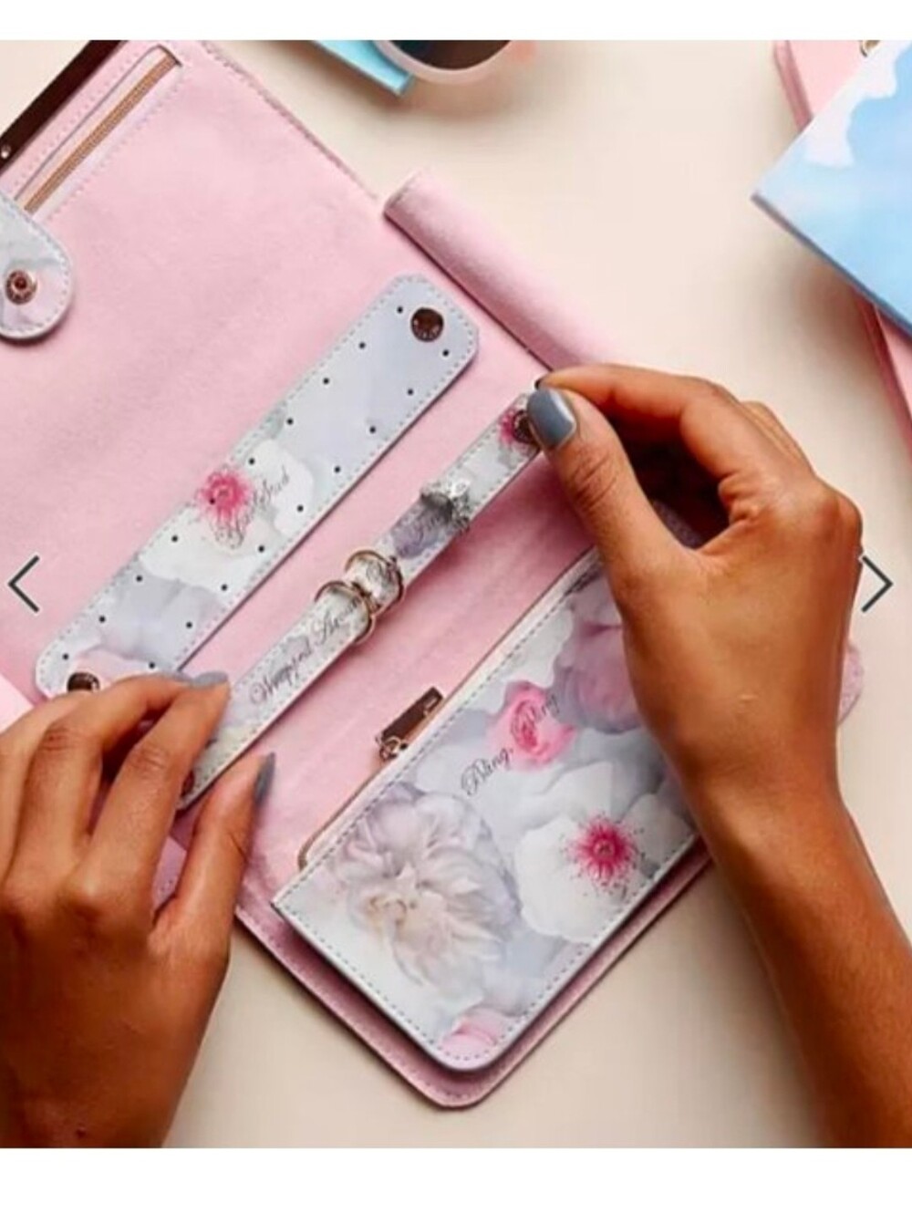 TED BAKER LONDON NWT Chelsea Pastel Floral Roll Travel Jewelry Clutch - Picture 6 of 16